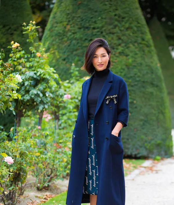 秋冬大衣+內(nèi)搭毛衣，投資款式不如投資色彩